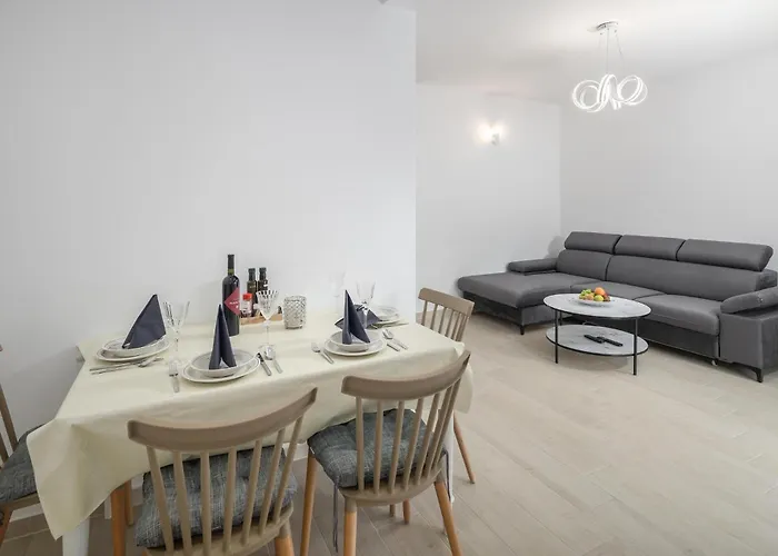 Apartman Awesome In With Wifi Porec