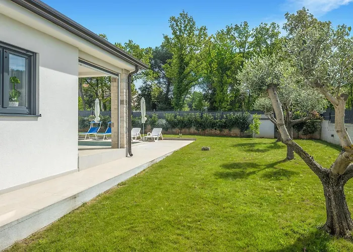 Apartman Awesome In With Wifi Porec