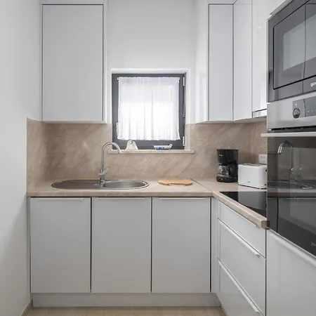 1 Bedroom Lovely In