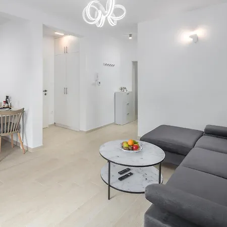 1 Bedroom Lovely In