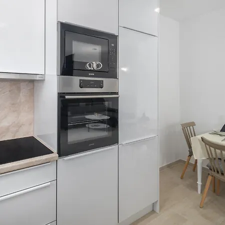 1 Bedroom Lovely In
