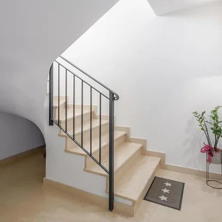 Apartment 1 Bedroom Lovely In