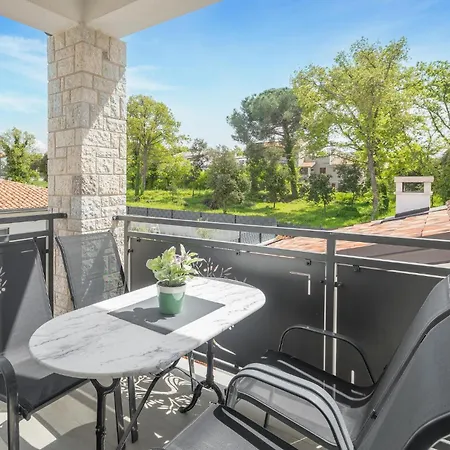 1 Bedroom Lovely In